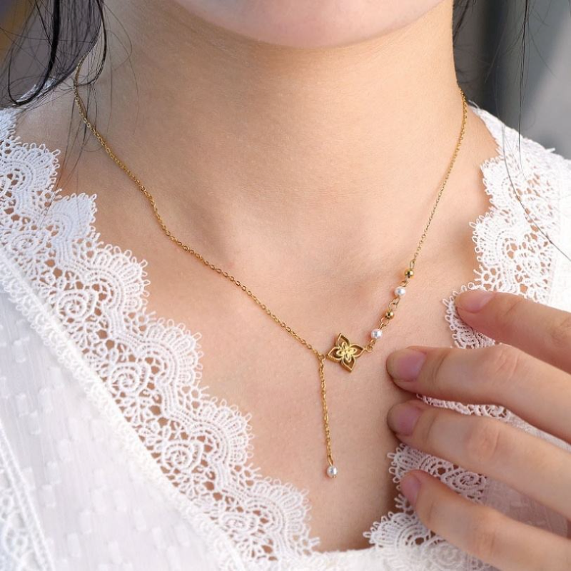 Four Leaf Clover Pearls V-Shape Necklace 